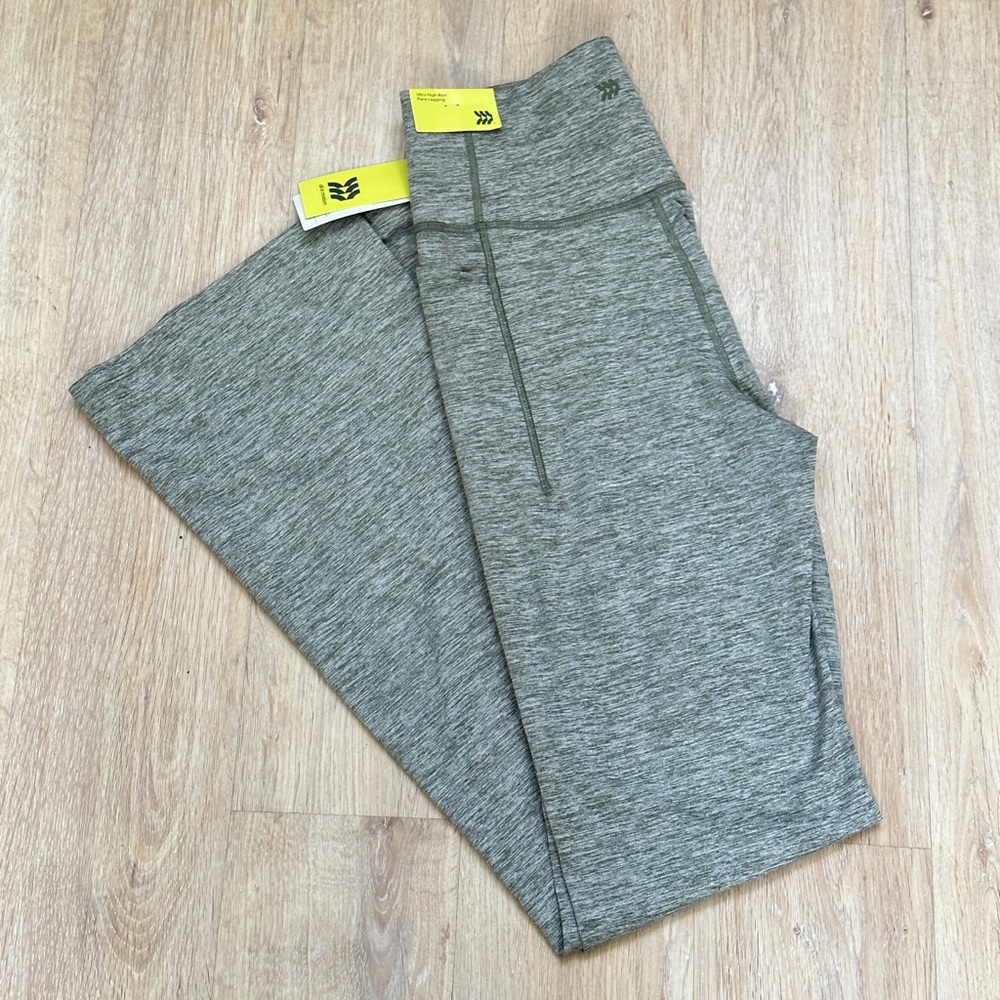 BRAND NEW Target/All in Motion brand Leggings (small) 🏋🏻‍♀️